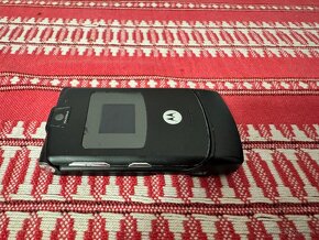 Motorola RAZR V3 - 6