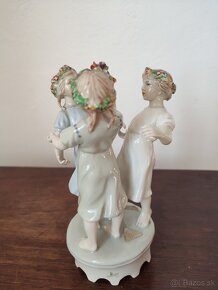 Royal dux tri dievčatá deti porcelánová soška

 - 6