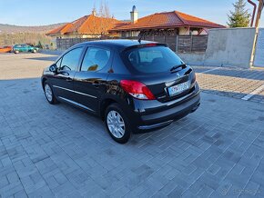 Peugeot 207 1.4 54kw benzín - 6