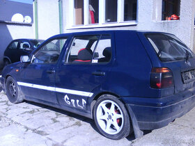 Volkswagen Golf - 6