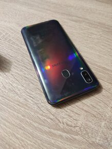 Samsung Galaxy A40 / 4/64GB prasklina mierna na displeji - 6