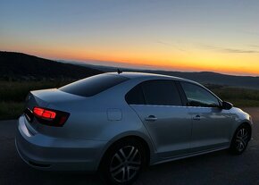 VOLKSWAGEN JETTA HIGHLINE - 6