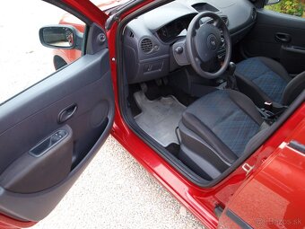 Renault Clio 1,2 i - 4 valec - 6