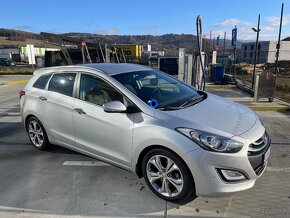 Hyundai i30 CW, 94 kW, 6-st. manuál - 6