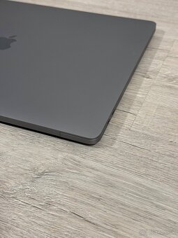 Macbook Pro 16 2019 i7 32/512Gb - 6