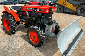 Traktor Kubota B7000 4x4 - 6