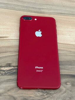 Predám Apple iPhone 8 Plus 64GB RED Bežné známky opotrebovan - 6