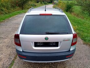 ŠKODA OCTAVIA COMBI II SCOUT 2.0 TDI XENON NAVI MODEL 2011 - 6