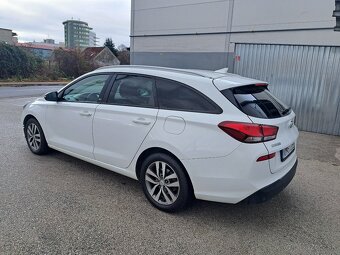 Hyundai i30 Combi 1.0T-gdi Trikolor GO - 6