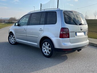 Volkswagen Touran 2.0 TDI DSG Highline Facelift - 6