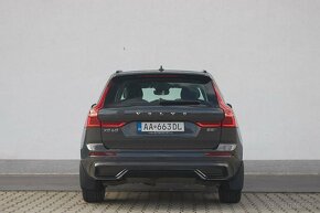 Volvo XC60 B5 Plus Dark AWD A/T - 6