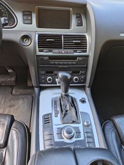 Predám Audi Q7 4,2 TDI - 6