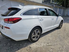 Predám Hyundai i30 combi, 1.5 DPi, r.v.2022, biela combi - 6