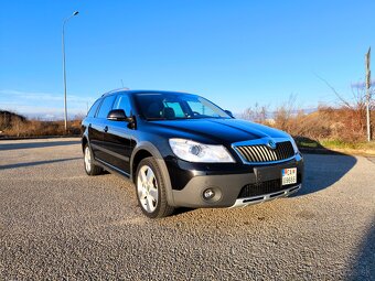 Škoda Octavia Combi 2.0 TDI Scout 4x4 - 6