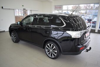 Mitsubishi Outlander 2,2 Di-D, 4x4,INTENSE+,kamera - 6