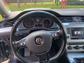 Volkswagen Passat - 6