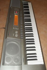 Casio WK 200 (rozsah 6,5 oktávy a samplování) - 6