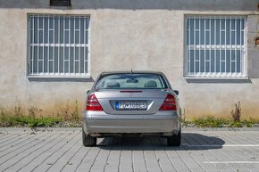 Mercedes-Benz E trieda Sedan 320 CDI Elegance A/T TOP STAV - 6