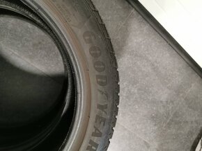 2X Goodyear Ultra Grip 8 245/45 R18 100V 2019 - 6