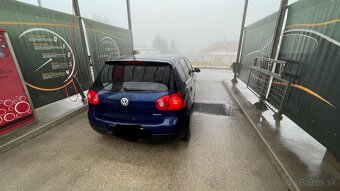 VW Golf 5 sport - pekna tmavomodra metaliza - 6