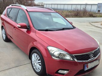 Predám Kia cedd Combi 1.6 CRDI 85kw Faclieft M6 r.v.2012 - 6