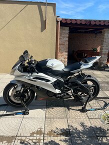 Yamaha r6 - 6