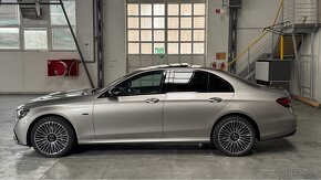 Mercedes-Benz E trieda Sedan 300 de 4MATIC AMG - 6