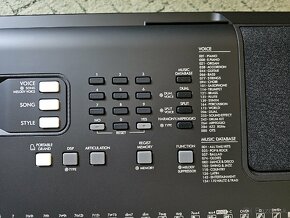 Predám klavír YAMAHA PSR-E373 - 6