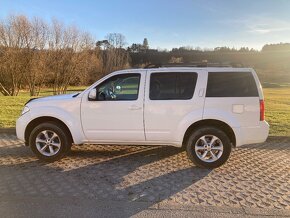 Nissan Pathfinder 2,5 dci 140 KW - 6