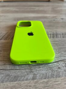 Apple iPhone 13 Pro silikónový kryt - Neónovo zelená farba - 6