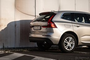 Volvo XC60 MOMENTUM AT8 FWD - 6