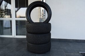 Predám zimné pneumatiky Dunlop 215/40 R17 - 6