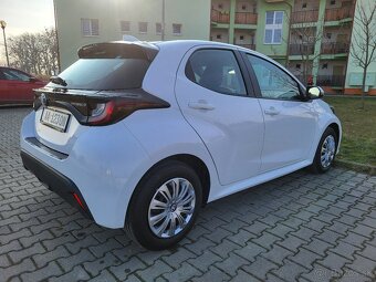 Toyota Yaris 1.5 Hybrid e-CVT - 6