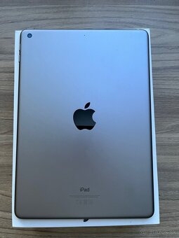 iPad 6 generace 32GB - 6