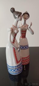 Holloháza stará porcelánová soška ženy v kroji - 6