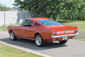 Ford Mustang Fastback 3x - 6