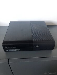 Xbox 360 E - 6