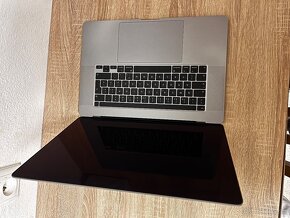 MacBook Pro 16" (2019) - 6