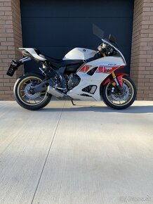 Yamaha R7 60th anniversary nejazdená moto 2022 - 6