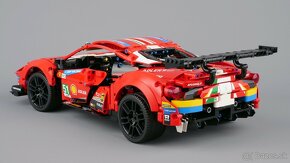 LEGO Technic Ferrari 488 GTE 42125 - 6