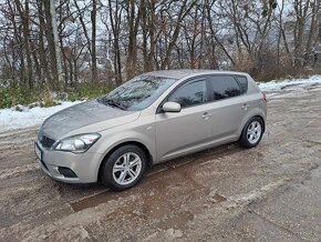 Predám auto Kia ceed 1,4 66kw 2010 - 6