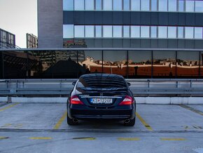 Mercedes-Benz CLS500 V8 - 6