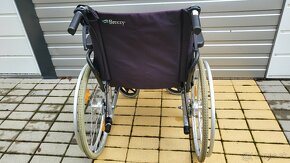 invalidny vozík 48cm pridavne brzdy pre asistenta odľahčeny - 6