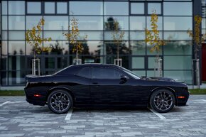 Dodge Challenger R/T 6.4 Scat Pack - 6