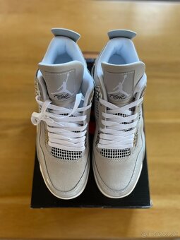 Air Jordan 4 Frozen Moments - 6