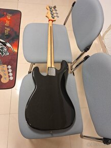 Fender Squier Special PRECISION Black Edition 2001 - 6