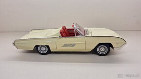 1:18 FORD THUNDERBIRD 63 - 6