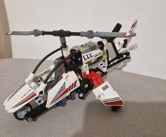 LEGO Technic 42057 Ultraľahká helikoptéra - 6