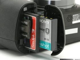 Sony CyberShot DSC-V3 - 6