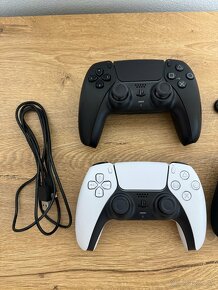 PLAYSTATION 5 s mechanikou + 2 ovladace a 2 hry - 6